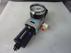 B08-02-fk00b Wilkerson Pneumatic Filter/regulator 1/4 Inch Npt 31328
