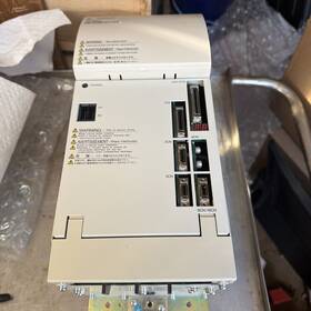 Cimr-m5e2011 Yaskawa Inverter Vs-626m5 200v Next Day Delivery Available