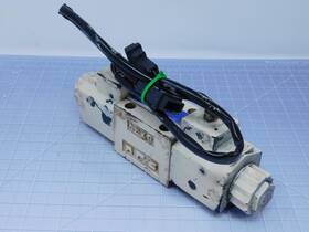 Dsg-01-3c4-d24-50361 Yuken Directional Valve T139439