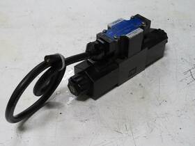 Dsg-01-2d2-d24-50 Yuken Kogyo Directional Valve T189157