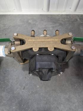 375rp Zurn Wilkins 375 Rp 1 1/2 Rarely Used Backflow Preventer With Shut Off Valves