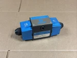 New Vickers DG4S4-012C-B-60 879135 Hydraulic Pilot Valve 110/120V Fast Shipping. Fixed Price $475.00.
