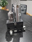 Vektek 70-9410-00 Hydraulic Sequence Pressure Reducing Valve Combo / Prv. Fixed Price $750.00.