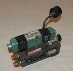 Numatics Valve Regulator Gauge 082SS615K019M 081RS100J. Fixed Price $102.50.