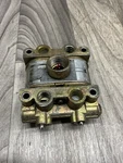 Skinner V935DEF2100 Solenoid Valve 120V 60HZ #4018D141PR5SI. Fixed Price $20.00.