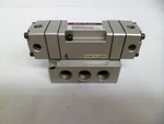 Smc NVSA4414-000 Pneu. Directional Valve Air Piloted W/manifold 15-150 Psi. Nos. Fixed Price $125.99.