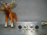 MSP-40S Lubriquip Divider Valve W / Connector. Fixed Price $150.16.