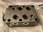 Parker CPOM6D-21JZ .hydraulic Check Valve Good Shape. Fixed Price $200.00.