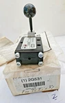 Aro Ingersoll-rand E252LM-G Manual Air Control Valve 2G531. Fixed Price $100.00.
