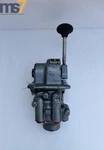 Rexroth HC-2-X Control Air Valve 200 Psi Lever Operated P50975-1. Fixed Price $599.00.