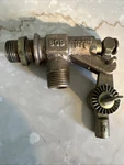 Robert Manufacturing Bob Red Brass Float Valve 1/2" New. Fixed Price $26.00.
