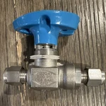 Hoke 7122G4Y Stainless Steel Needle Valve Manual 1/4 Compression 1500 Psi. Fixed Price $29.95.