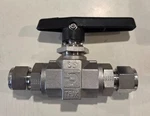 New Parker 8A-B8LJ-SSP Stainless Steel Two Way Ball Valve 8AB8LJSSP. Fixed Price $99.99.