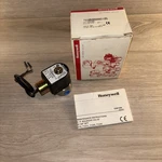 Honeywell 71215SN2MN00N0C111P3 Solenoid Valve - New In Box. Fixed Price $84.96.