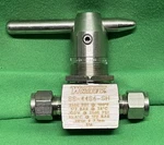 Swagelok 3/6 Tube SS-44S6-SH Stainless Steel 1-PIECE 40 Series Ball Valve Bar. Fixed Price $100.00.