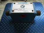 Vickers Directional Valve Pilot Model DG18S4 012C 11. Fixed Price $259.99.