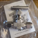 Hy-lok Valve Fitting NV2H-4T 1/4 Tube 6000 Psi. Fixed Price $75.00.