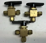Whitey B-43XS4 Brass Piece 40 Series 3-WAY Ball Valve Fnsp 1/4" Compression. Fixed Price $25.00.