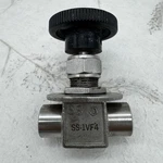 Whitey SS-1VF4 Stainless 1/4 Needle Valve 6000 Psi Swagelok Tube Fitting Aix. Fixed Price $24.98.