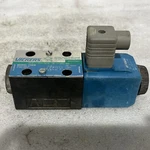 Vickers DG4V-3S-32AL-M-U-H5-60 Directional Control Valve, Used, Freeship. Fixed Price $79.98.