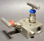 Alco Valves 1/2" Npt Manifold 316SS U2VR4NS C-16JY0330. Fixed Price $72.44.