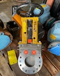 4" 150 Knife Gate Phenolic Blades 316 Dss Valves SV1S04-SS-SS-AF/1-HW-S43. Fixed Price $799.00.