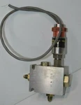 Vektek 750-5000 Psi Pressure Switch 70-7500-75 With Deltrol Manifold Block. Fixed Price $136.50.