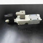 Krauss Maffei R900960920 4/2 Position Proportional Directional Valve Transducer. Fixed Price $190.20.