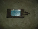Vickers DGMX2-5-PB-BW-S-30 Reducing Valve 4570PSI. Fixed Price $180.00.