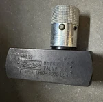 Parker F800S-11FT Hydraulic Valve Steel 1/2-14, 15 Gpm, 5000 Psi, 57 Lpm. Fixed Price $125.00.