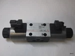 Single Atos DHE-0711 Dc 20 Coil Hydraulic Valve Has Cracked / Chipped Plug. Fixed Price $128.96.