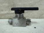 Parker 8A-MB8LPFA-SSP Manual Two-way Ball Valve 1/2" 316 Stainless Steel. Fixed Price $150.00.