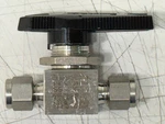 Swagelok SS-43GS4, 316SS 1/4" Tube Od 3000 Psi Ball Valve, 40G Series. Fixed Price $38.00.