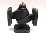 Sauter VUE015F300 2 Way Flanged Valve PN-16/10 DN-15 KVS-4 MM-8. Fixed Price $249.00.