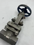 Powell Gate Valve 1/2 B-1448 400 Wog FIG.2474 CF8M A-5626. Fixed Price $30.70.
