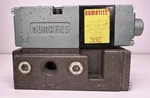 Numatics 082SA431K / 228-704B Solenoid Valve With Manifold Base. Fixed Price $49.98.