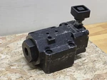 Parker Hannifin Hydraulic Shut-off Valve SR6MMV10X0821 Eh. Fixed Price $189.00.