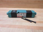 Numatics 081SS402K000030 Valve 082SS425K015M30. Fixed Price $178.44.