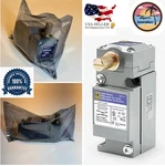 Telemecanique Sensors Switch Interruptor Limited 9007C54B2Y1905. Fixed Price $164.96.